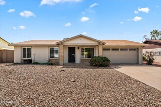 Building Photo - 3227 E Helena Dr
