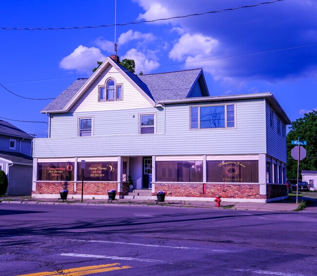 Building Photo - 211 S Main St