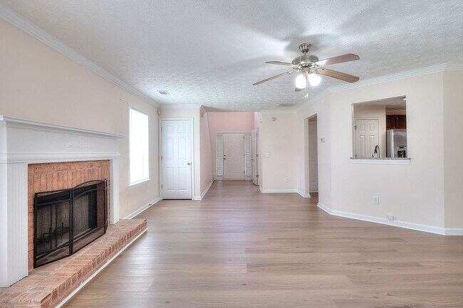 Foto del edificio - 665 Walnut Creek Dr NW