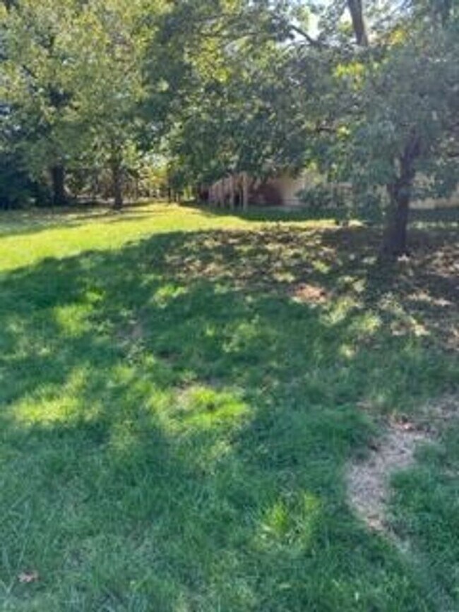 Foto del edificio - 3 Bed/1.5 Bath Home in Lees Summit!