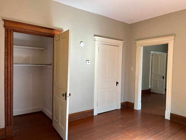 Building Photo - 109 Sterrett