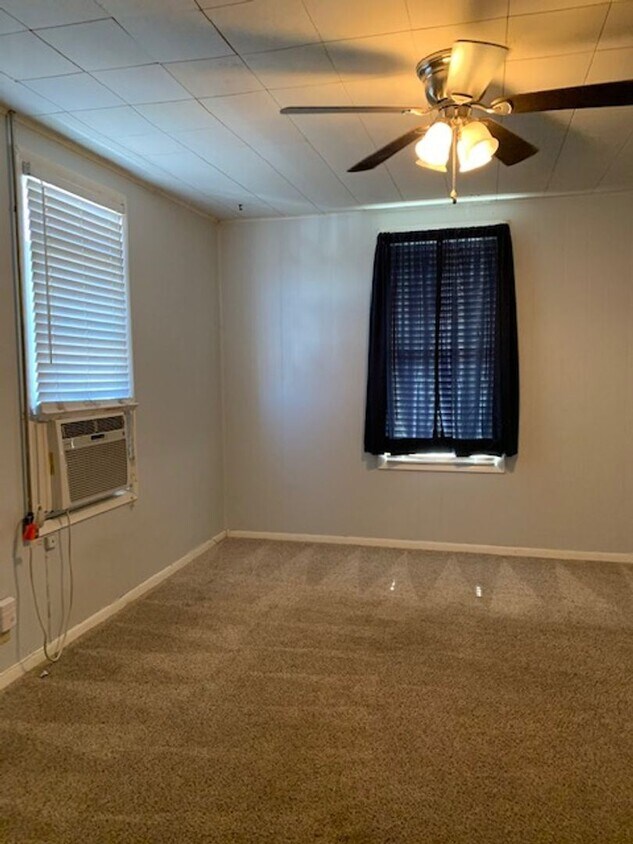 Foto principal - 805 W 3rd St