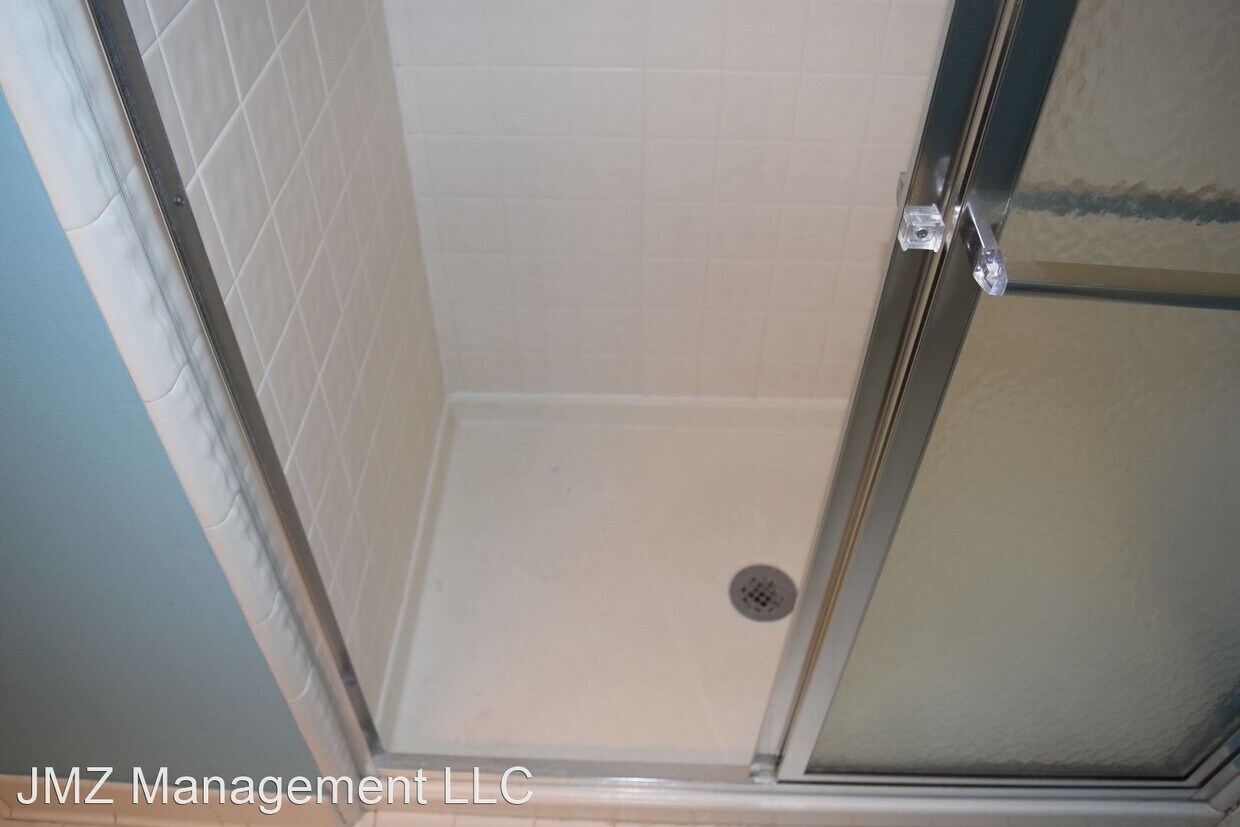 Primary Photo - 2 br, 2 bath House - 30450 Orchard Lake Un...
