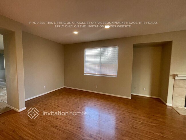 Foto del edificio - 524 Mountain Meadows Dr