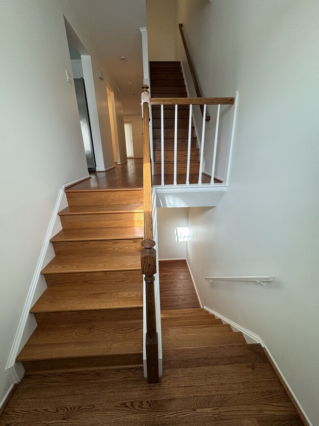 Building Photo - 9760 Summer Park Ct