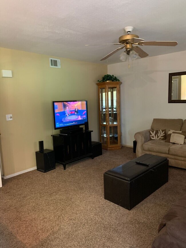 Building Photo - The Falls - Furnished Condo