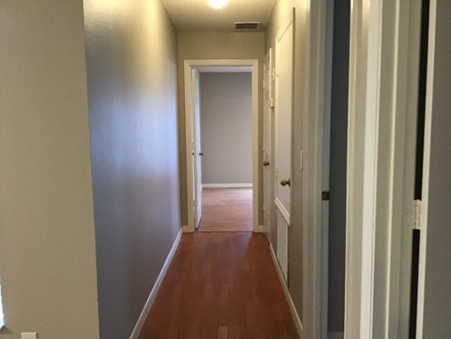 Foto del edificio - 914 Crystal Bay Ln