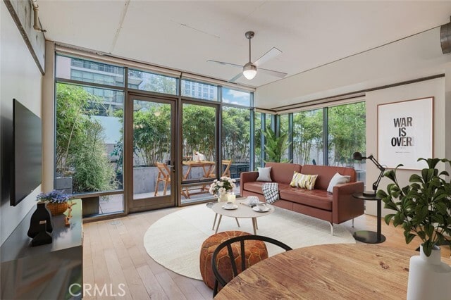 Building Photo - 1100 S Hope St