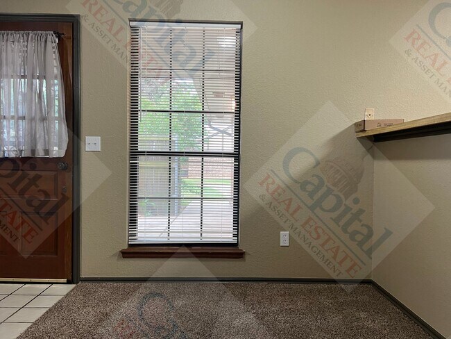 Foto del edificio - 2 Bedroom Duplex