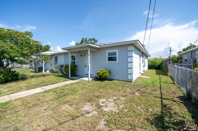 Foto del edificio - 3712 Burnham Way