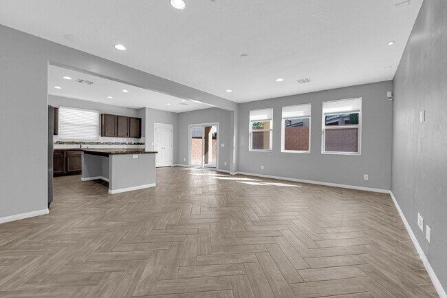 Building Photo - Immaculate 3 Bedroom, 2.5 Bathroom Home wi...