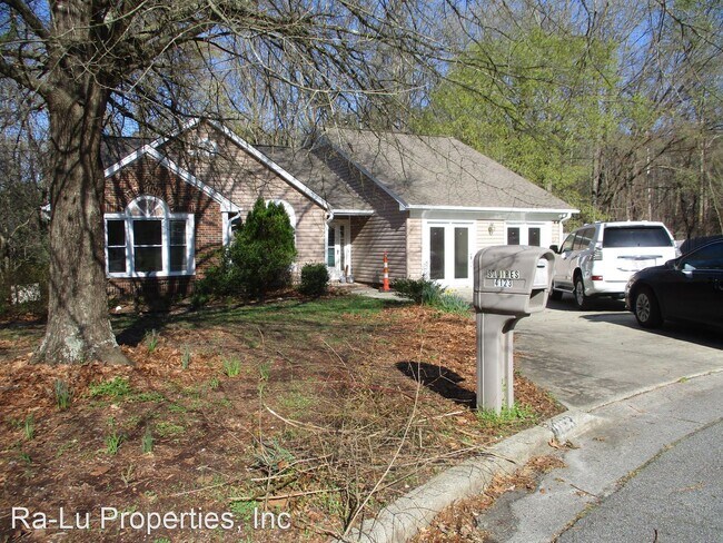 Foto del edificio - 4 br, 2 bath House - 4123 Silver Fox Ct
