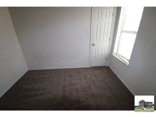 Building Photo - 4102 Janelle Dr