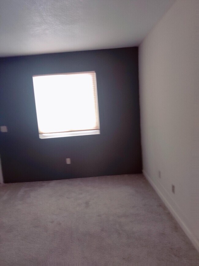 Foto del edificio - 18589 Lake Forest Dr