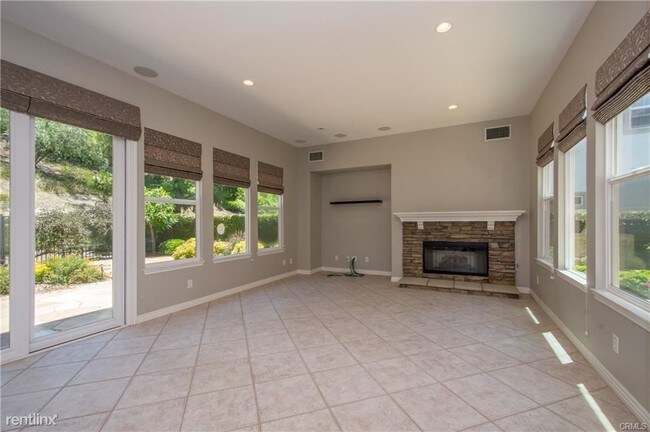 Foto del edificio - 4 br, 3 bath House - 16 Crimson Cyn