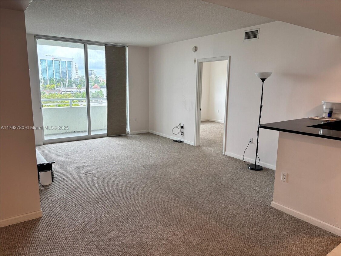 Foto principal - 2775 NE 187th St