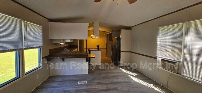 Foto del edificio - 2935 Cedarvale Rd