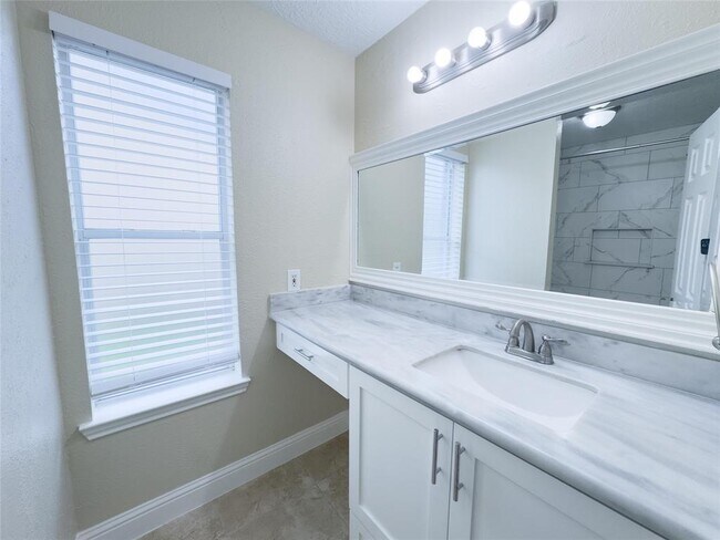 Building Photo - 13523 Hampton Falls Dr
