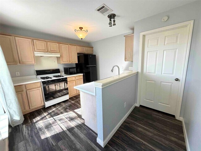 Building Photo - 1005 Tamra Cove