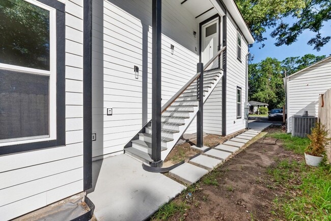 Photo - 1983 Macon Ave House