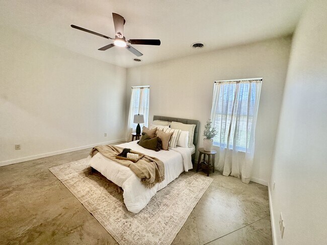 Building Photo - 2196 3rd St