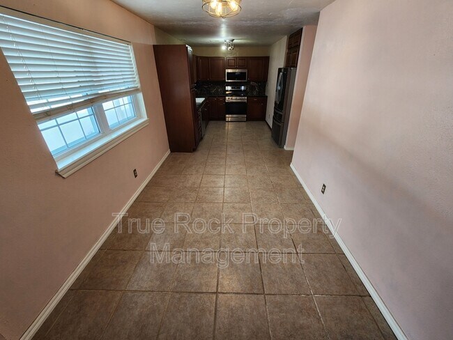 Foto del edificio - 729 E 22nd St