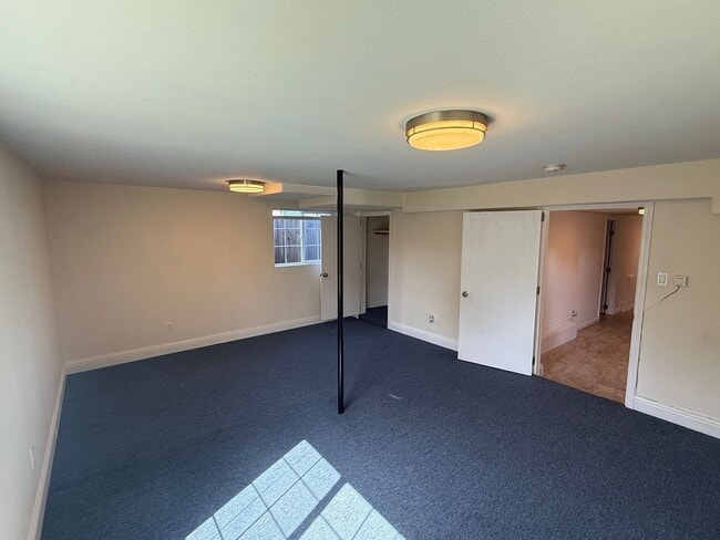 Foto del edificio - 2-Bedroom Apartment in Central Richmond