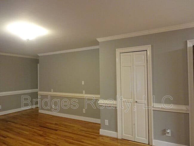 Foto del edificio - 1035 River Ridge Dr