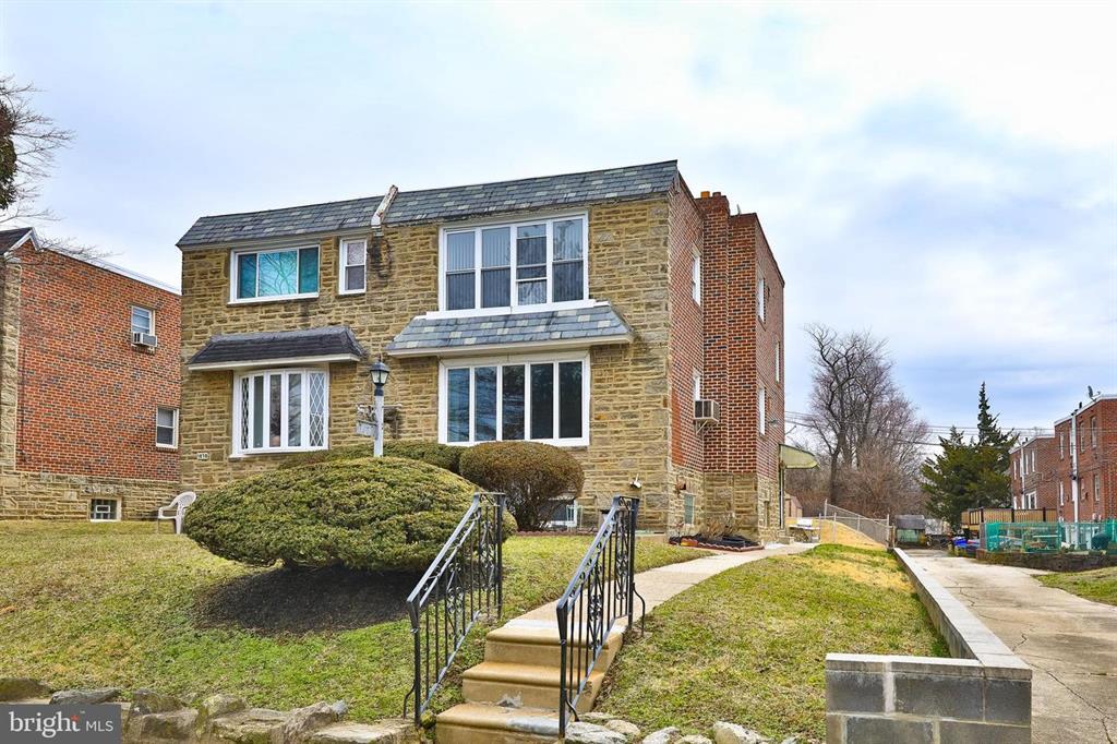 Primary Photo - 1008 W Cliveden St