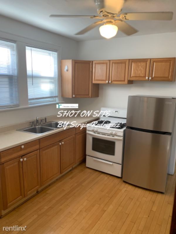 Primary Photo - 2337 W Grace St