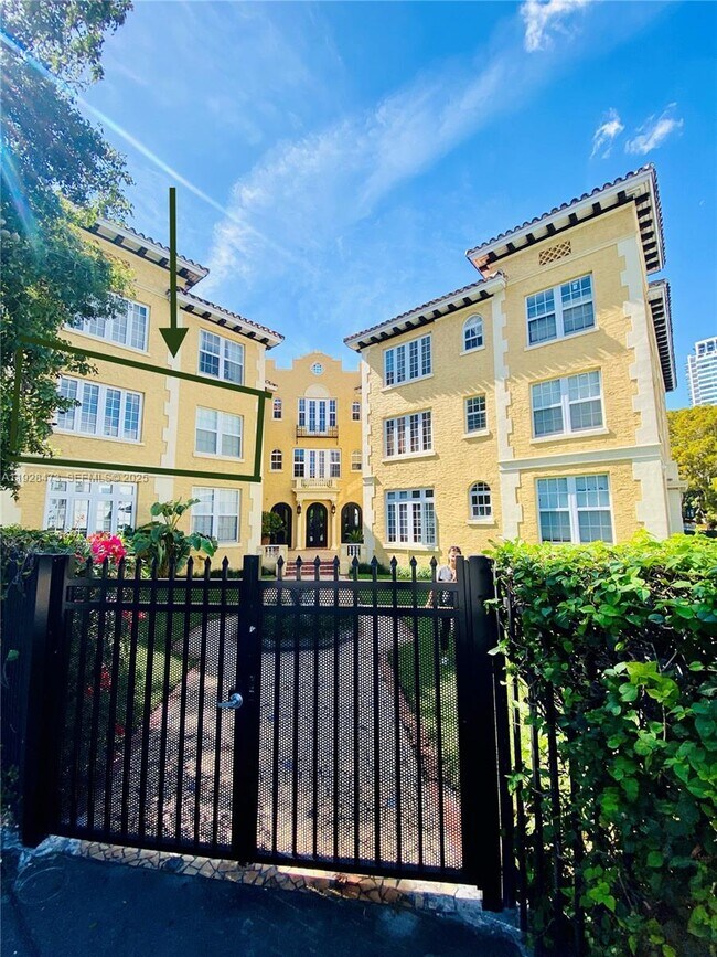 Building Photo - 3224 Biscayne Blvd