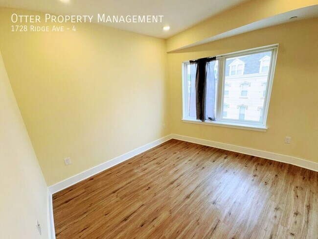 Building Photo - 1728 Ridge Ave