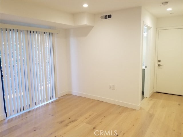 Foto del edificio - 233 N Burlington Ave