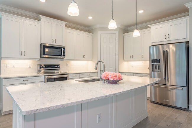 Building Photo - 339 Tamarindo Ln