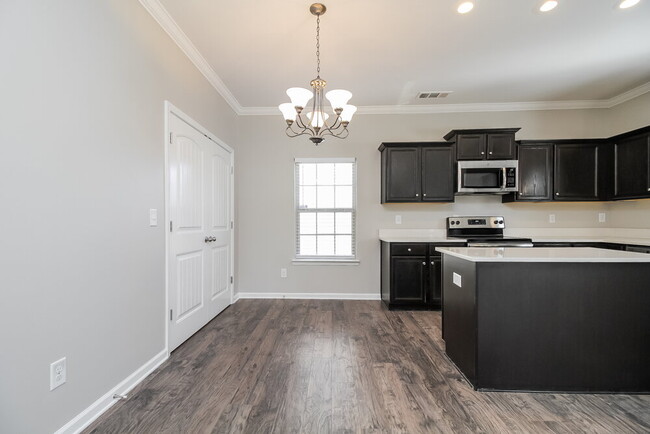 Foto del edificio - 5227 Seward Crossing Blvd