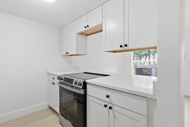 Foto del edificio - 1024 82nd Terrace N