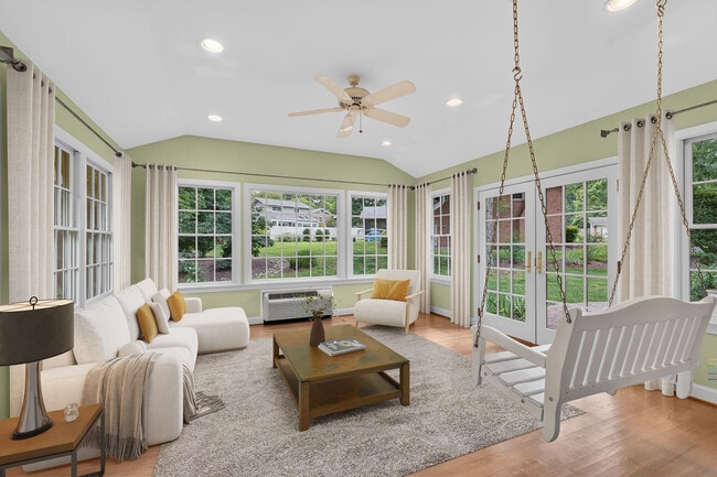 Addition with access to backyard - 6905 Stonewood Ct (Rockville, MD) House