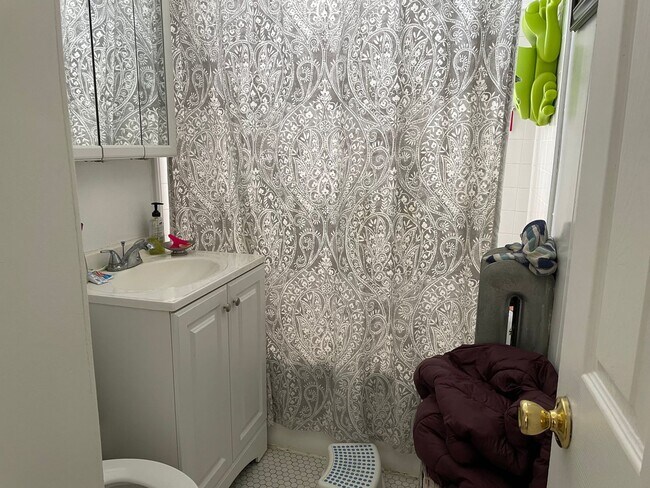 Foto del edificio - 4413 N Kenneth Ave
