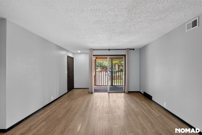 Building Photo - 410 W 104th St