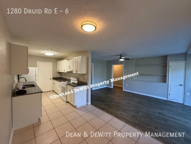 Building Photo - Creekside Apartments - 2/1 Clearwater - Fo...