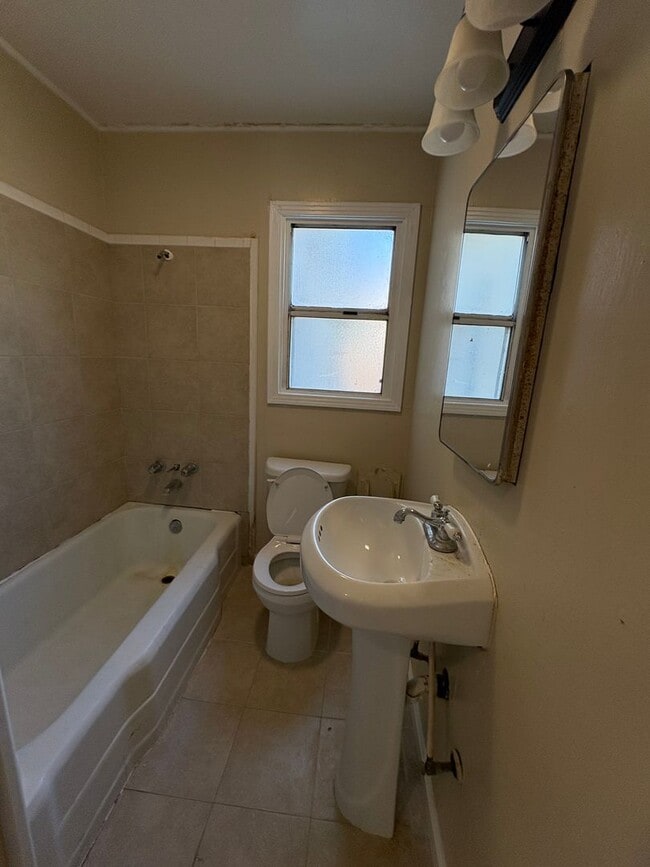 Foto del edificio - 2 WEEKS FREE RENT November Special - Beaut...