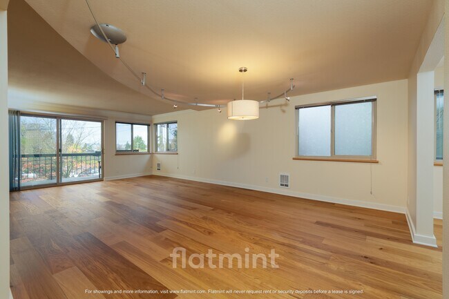 Foto del edificio - 732 11th Ave E