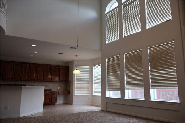 Building Photo - 2403 Vestavia Ridge Ln