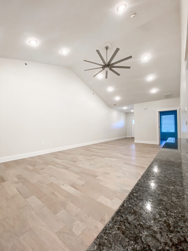 Foto del edificio - 77 4th St