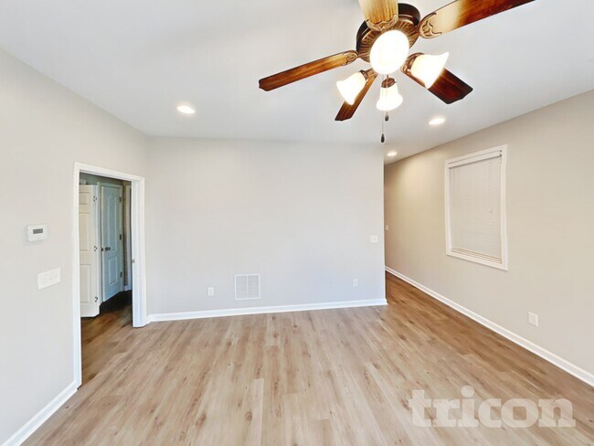 Foto del edificio - 104 Holcomb Manor Ct