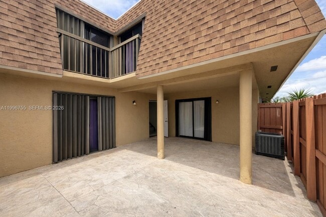 Foto del edificio - 2455 W 67th Pl