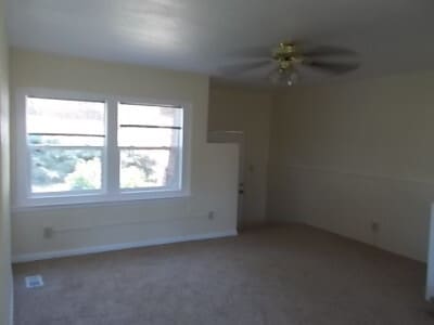 Building Photo - 3 Bedroom House with 1 Car Garage on Westend