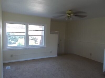 Foto del edificio - 3 Bedroom House with 1 Car Garage on Westend