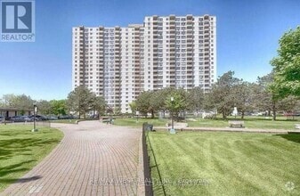 Building Photo - 390-390 Dixon Rd