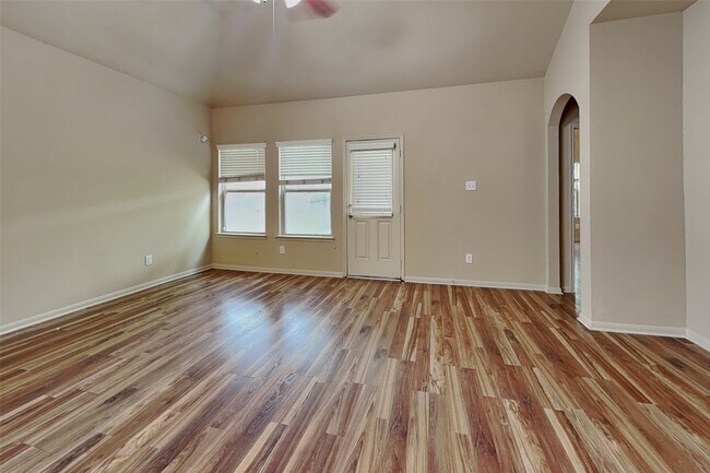 Building Photo - 1411 Cameron Park Ln